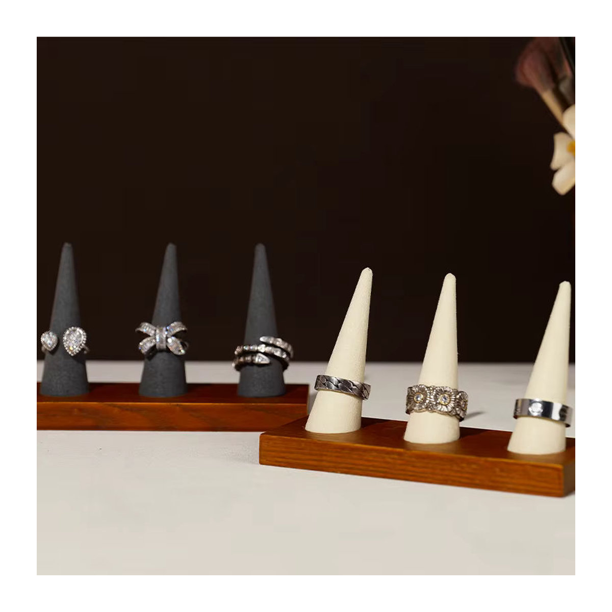 Oirlv Ringhalter aus Holz in Braun und Grau, kegelförmiger Ringständer und geometrisches Ornament zur Aufbewahrung von Ringen - Bild 3