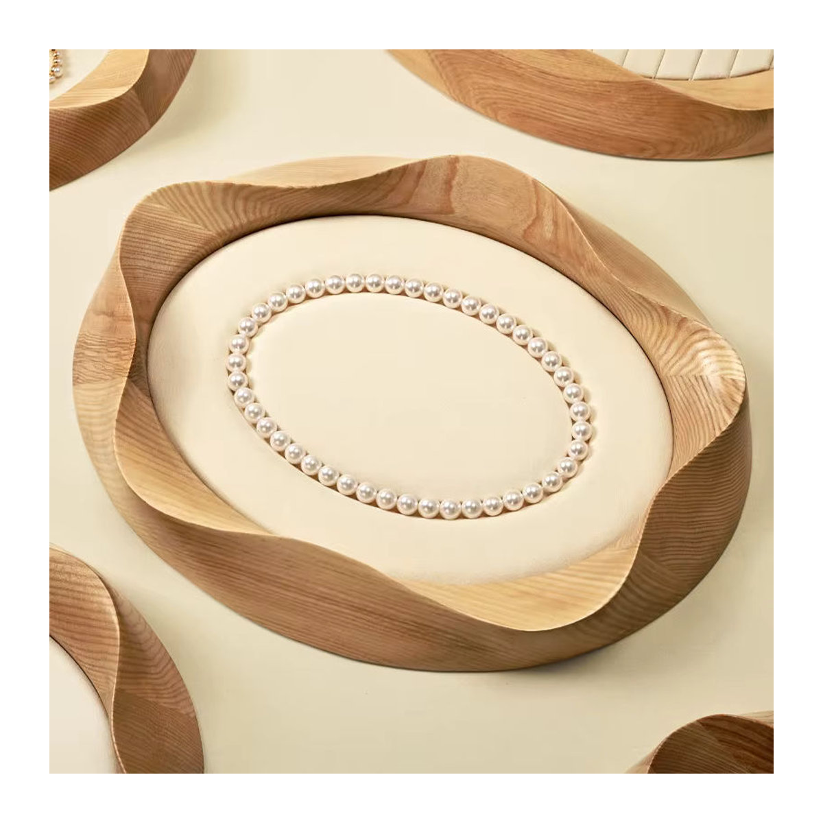 Oirlv Schmucktablett aus Holz in Blütenblattform, braun, Schmuck-Organizer für Ringe, Perlenketten, Ohrringe und Armbänder - Bild 2