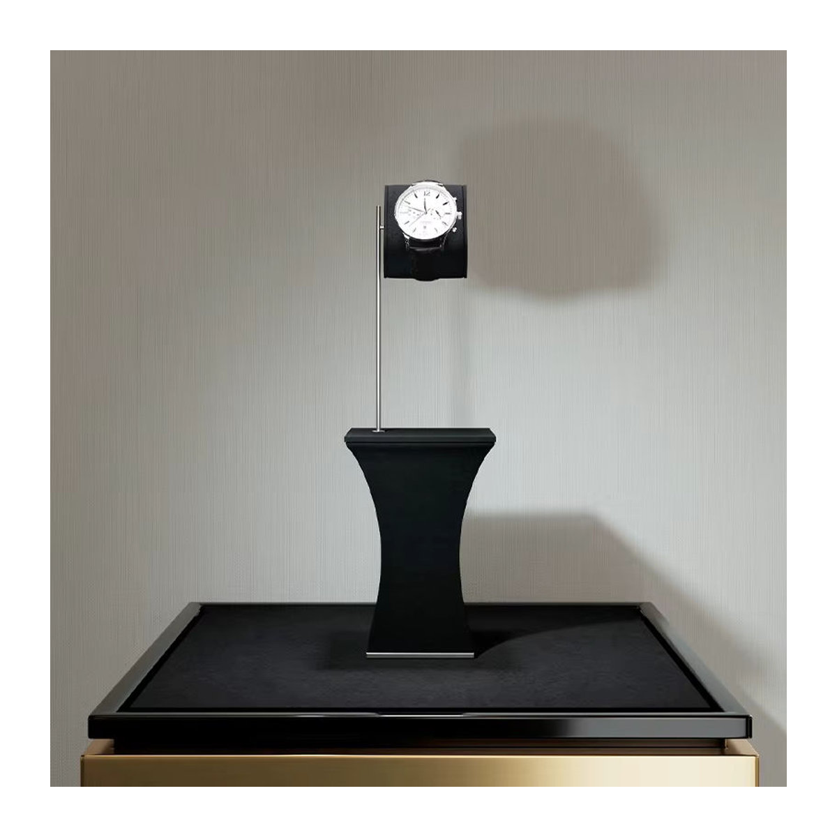 Oirlv Uhrenständer aus Metall und Leder in Schwarz als moderner Schmuck-Organizer und Uhrendisplay - Bild 2