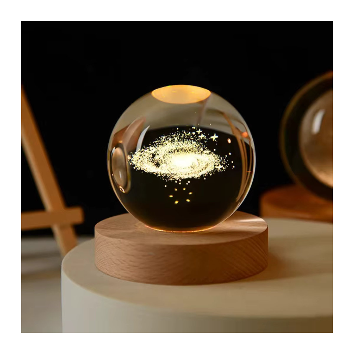 OKAL RED EAST 3D-Kristallkugel Dekoration mit Astronomie-Motiv Sonnensystem und Planeten aus transparentem Glas, rund und stehend - Bild 3