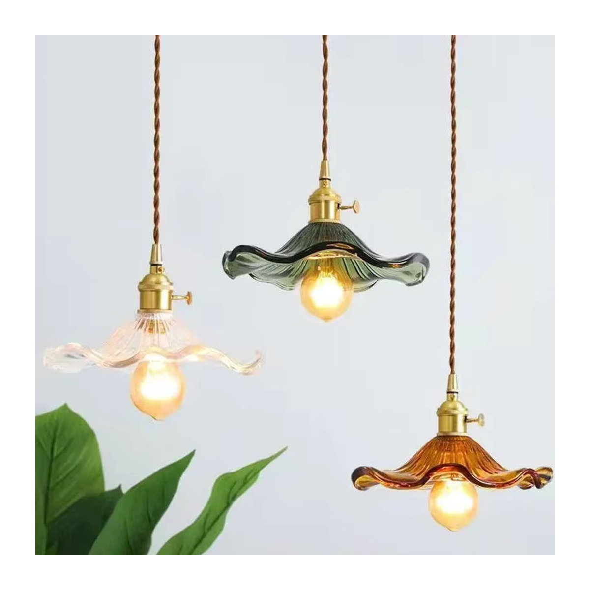 ONEYLTT LED Pendelleuchte im Nordic Minimalismus Design aus buntem Glas und Kupfer - Bild 2