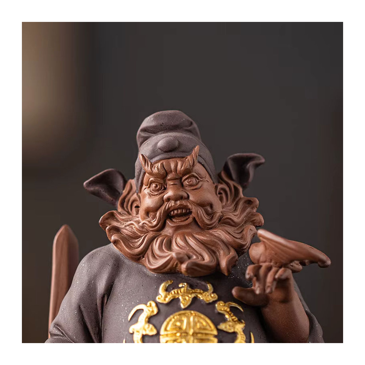 Orientalische Keramikfigur Zhong Kui als Feng Shui Dekoration in Braun zur Abwehr des Bösen und für Glück und Reichtum - Bild 2