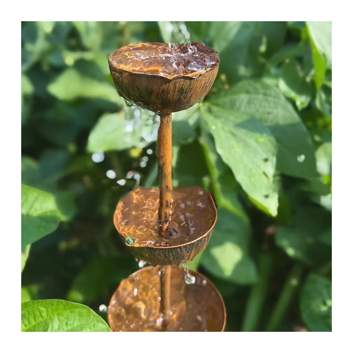Outdoor-Dekoration als Gartenornament und Regenwassersammler zur Förderung von Vögeln und Wildtieren sowie als Kletterhilfe für Pflanzen - Bild 5