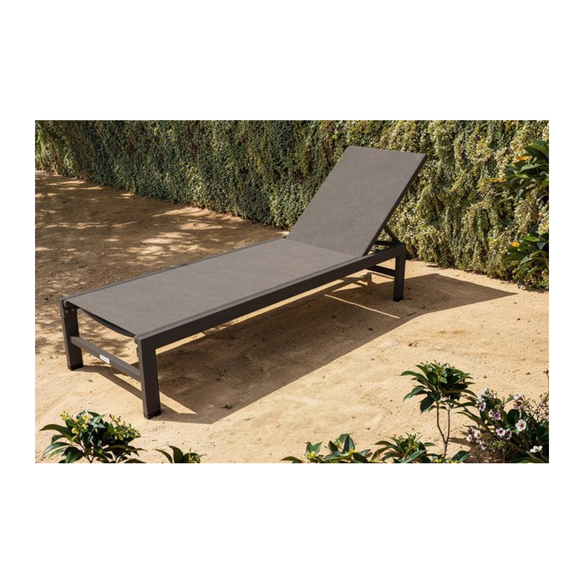 OUTFLEXX Boston Gartenliege aus Aluminium und Textilene in Anthrazit und Schwarz mit verstellbarer Rückenlehne, B: 190 cm, B: 62 cm - Bild 1