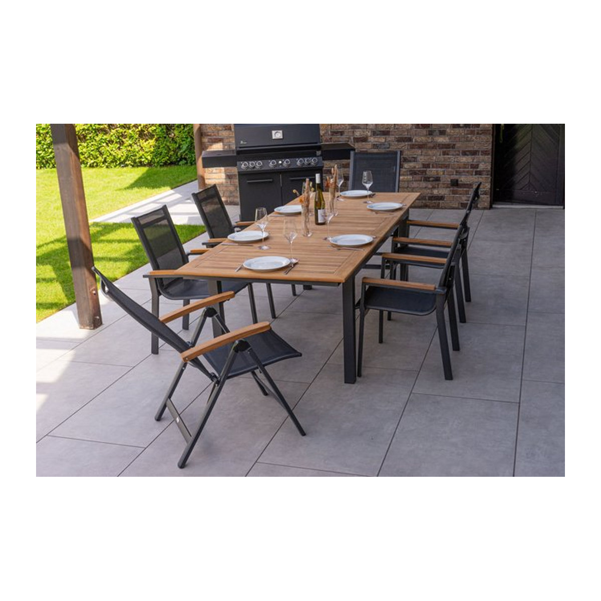 OUTFLEXX Garten-Essgruppe aus Aluminium und Teak in Anthrazit mit Tisch und 6 Stühlen - Bild 1