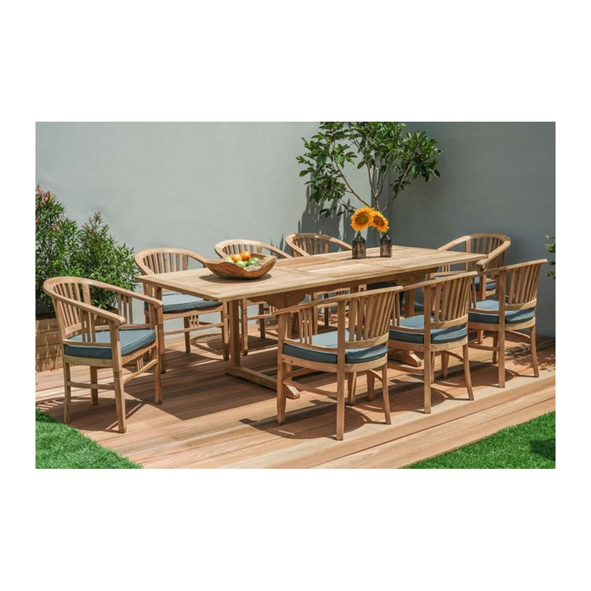 OUTFLEXX Garten-Essgruppe aus Teakholz in Natur mit Ausziehtisch und 8 Armlehnensesseln inklusive Polstern - Bild 1