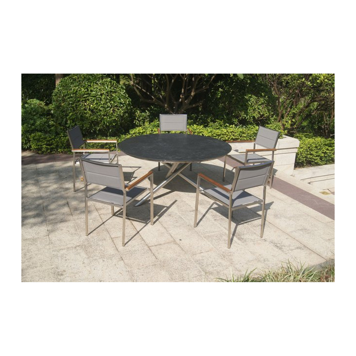 OUTFLEXX Garten-Essgruppe in Silber/Grau mit Tisch Ø 150 cm und 5 gepolsterten Stühlen aus Edelstahl, Glas und Teak - Bild 1
