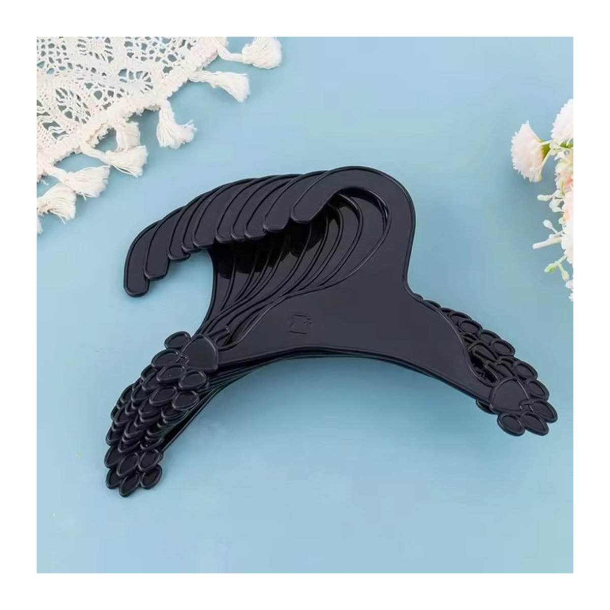PawPet Anti-Slip Kleiderbügel für Hund und Katze aus Kunststoff in Schwarz, 5 Stück - Bild 1