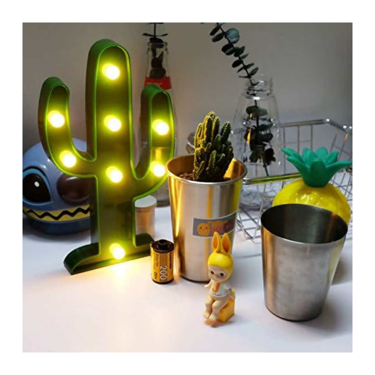 Peach Forest Mini Kaktus Tischlampe aus Kunststoff in Grün, batteriebetrieben und minimalistisch im Design - Bild 4