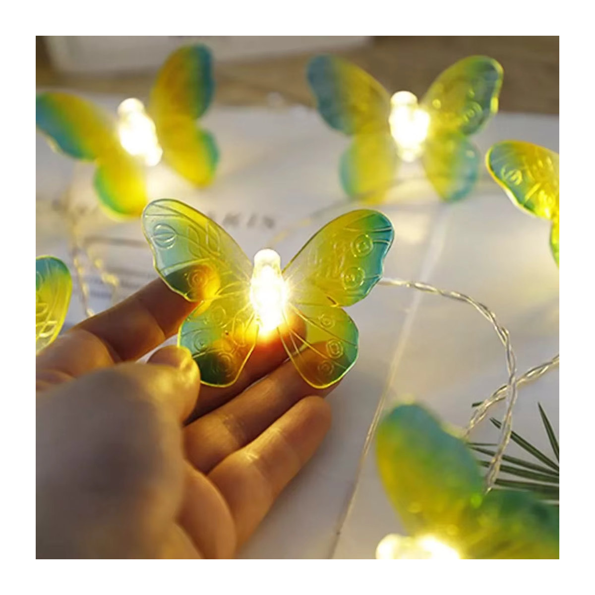 Peach Forest Schmetterling LED Lichterkette im Bohemian Stil in Grün und Gelb für dein Zuhause und Schlafzimmer - Bild 3