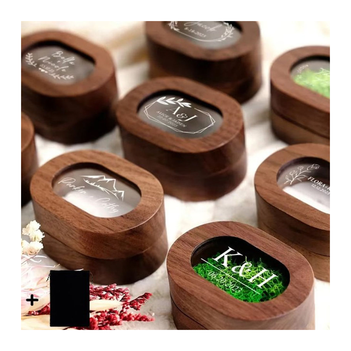 Personalisierbare Ringbox aus Holz von Alex Streeter in Braun und Transparent für deine Hochzeit mit Gravur - Bild 1