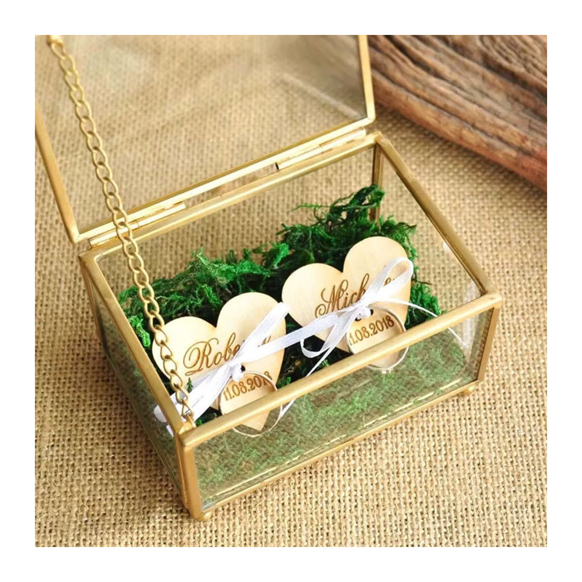 Personalisierte rechteckige Eheringbox aus Glas und Holz mit Herzanhänger in Braun und Gold für deine Hochzeitsdekoration - Bild 4