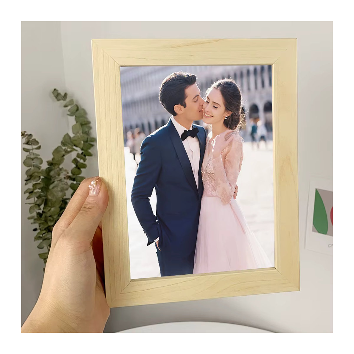 Personalisierter Fotorahmen aus Holz in Schwarz und Mehrfarbig für die Wandmontage, Rechteckig, Minimalistisches Design - Bild 4