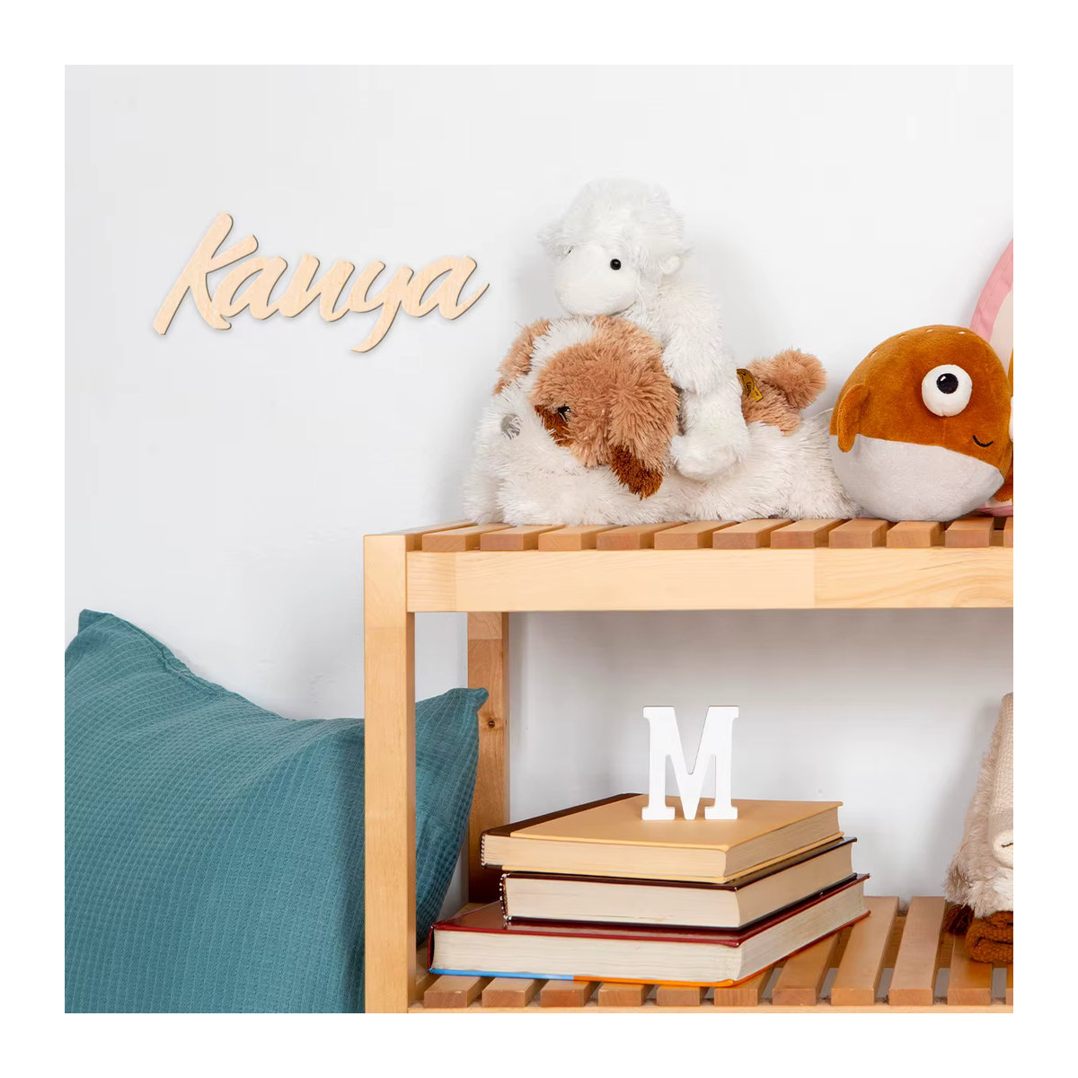 Personalisiertes Namensschild aus Holz in Beige, lasergeschnittenes dekoratives Tischschild im klassischen Stil für Kinder, B/T/H: 30 x 30 x 30 cm - Bild 1