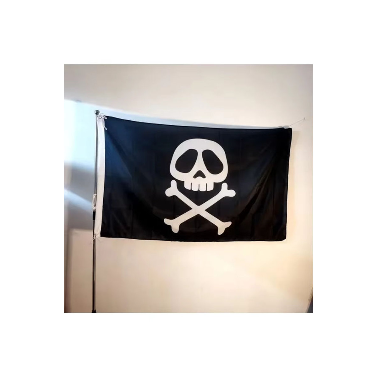 Piratenkapitän Harlock Totenkopfflagge in Schwarz als maritime Dekoration für Innen und Außen aus Textil, B/H: 91,44 x 91,44 cm - Bild 5