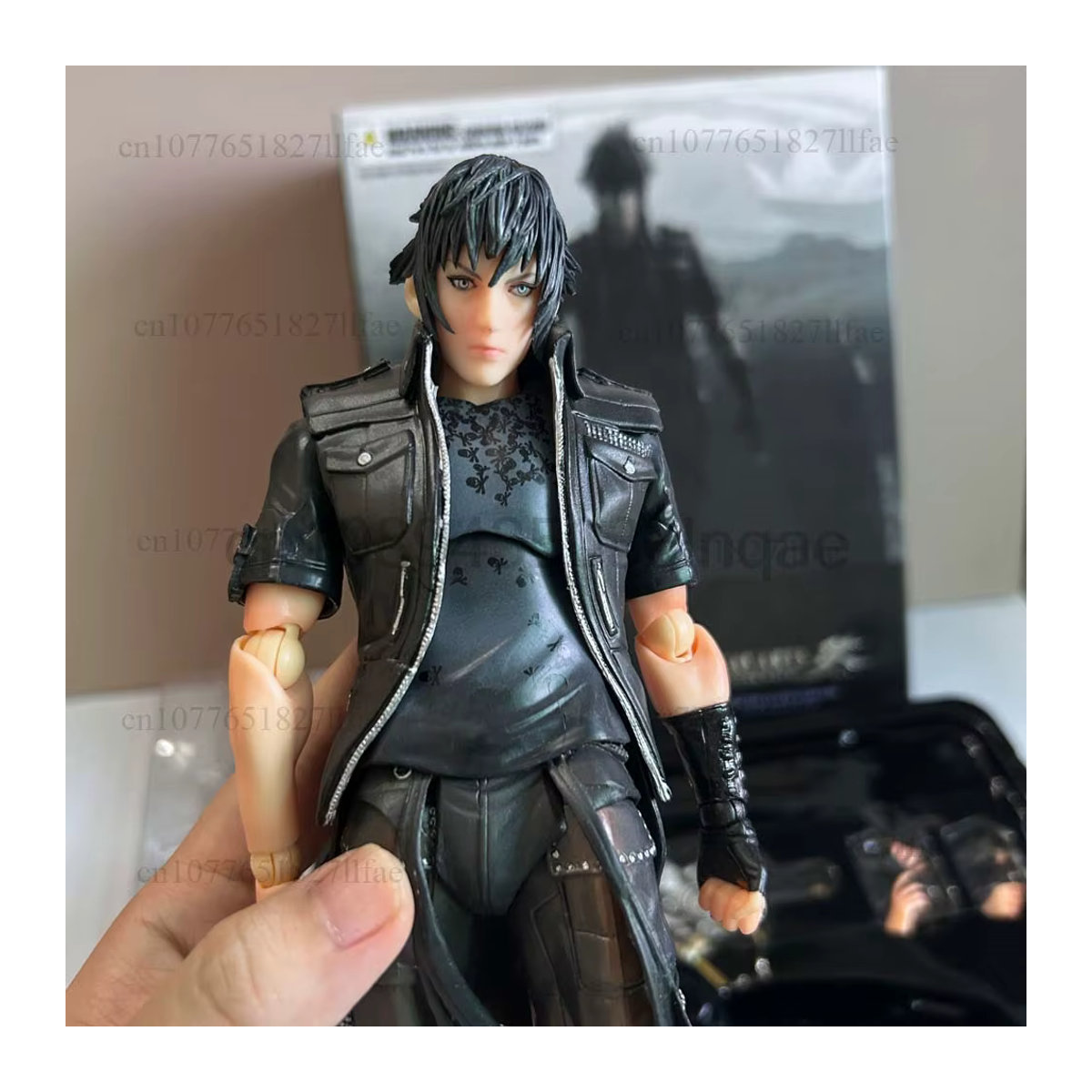 PLAY Arts XV Noctis Lucis Caelum Actionfigur in Schwarz - Bild 4