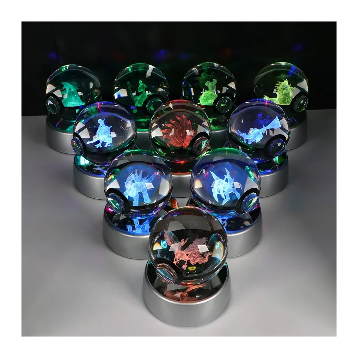 POKEMON 3D Kristallkugel mit verschiedenen Pokémon Figuren wie Charizard, Eevee und Mew, mehrfarbig, Glas - Bild 3