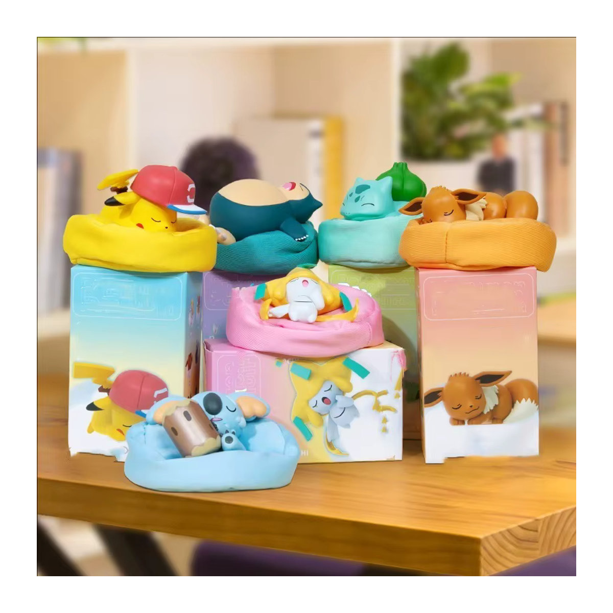 Pokémon Pikachu Blind Box Tierfigur in Gelb als kleine Schreibtisch-Dekoration und Ornament-Puppe aus Kunststoff - Bild 2