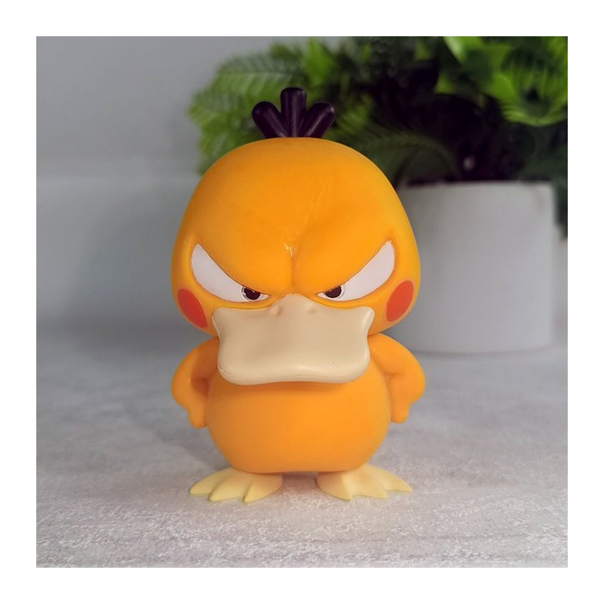 Pokemon Psyduck Q Version Anime Figur in Gelb als Auto Dekoration und Sammlerstück aus Kunststoff - Bild 1