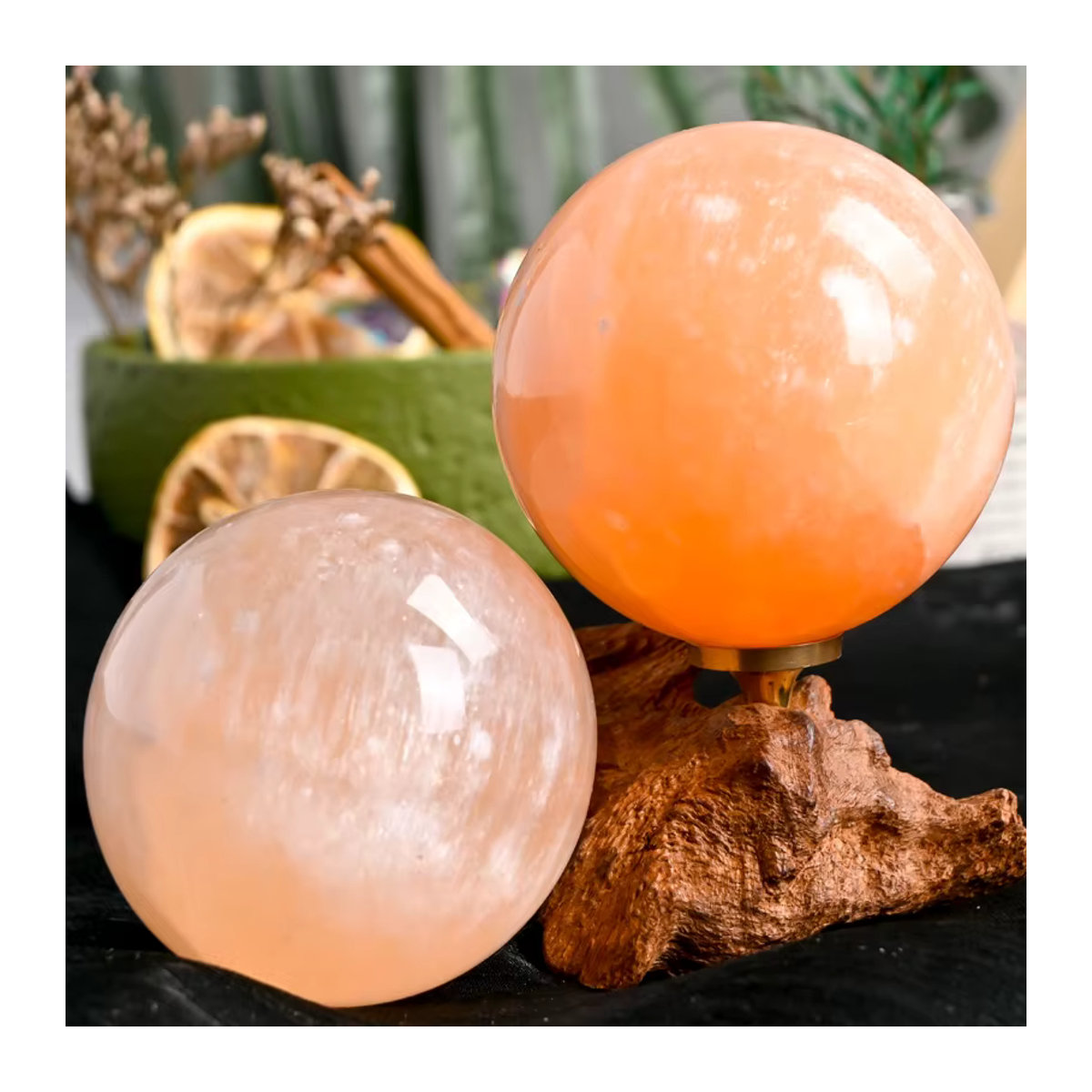 Polierte orangefarbene Selenit-Steinkugel als dekorativer Kristall für deine Sammlung - Bild 3
