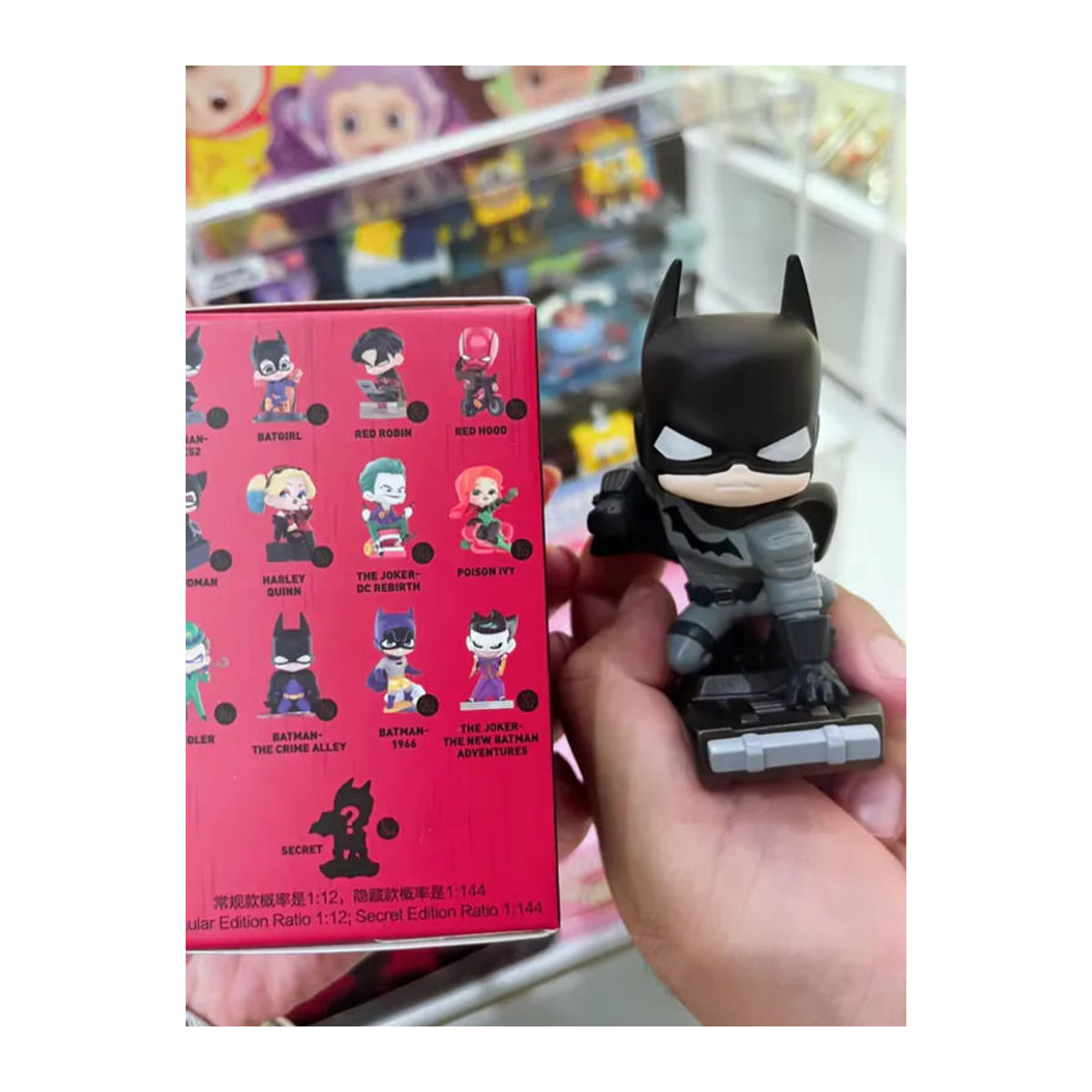Pop Mart DC Gotham City Serie Mystery Box Blind Box Actionfiguren Batman Harley Quinn Joker Justice League Dekoration aus Kunststoff in Schwarz - Bild 2