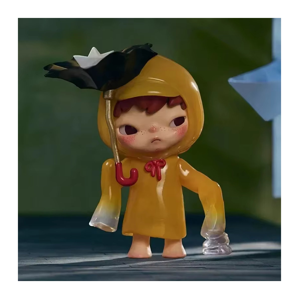 POP MART Hirono Echo Serie Blind Box Action Figure aus Kunststoff in Gelb - Bild 1