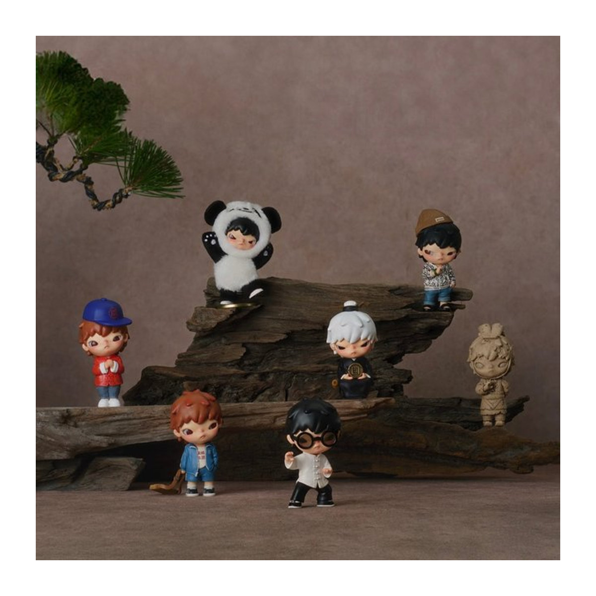 POP MART Hirono x CLOT Blind Box Mystery Box Mehrfarbige Anime Figur aus Kunststoff - Bild 1