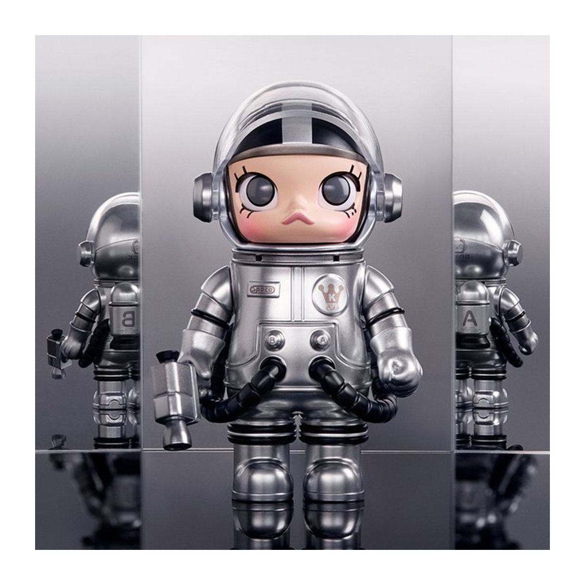 POP MART MEGA SPACE MOLLY 100 % Brechung Figur in Silber - Bild 1