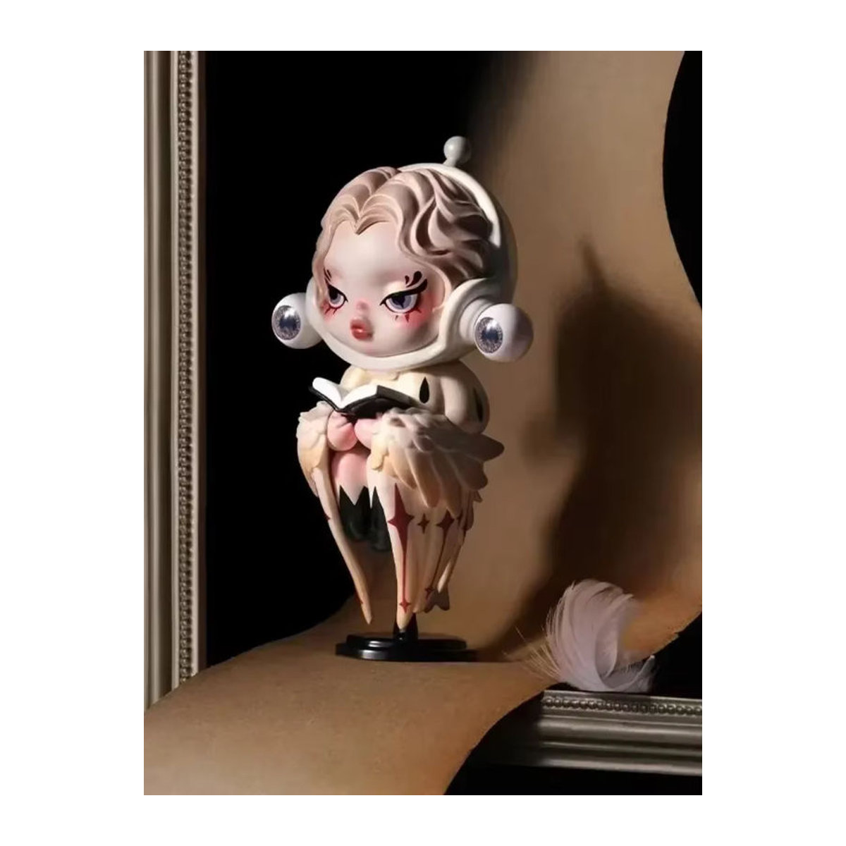 POP MART SKULLPANDA Bild der Realität Serie Blind Box Anime Action Figure Ornament in Beige - Bild 2