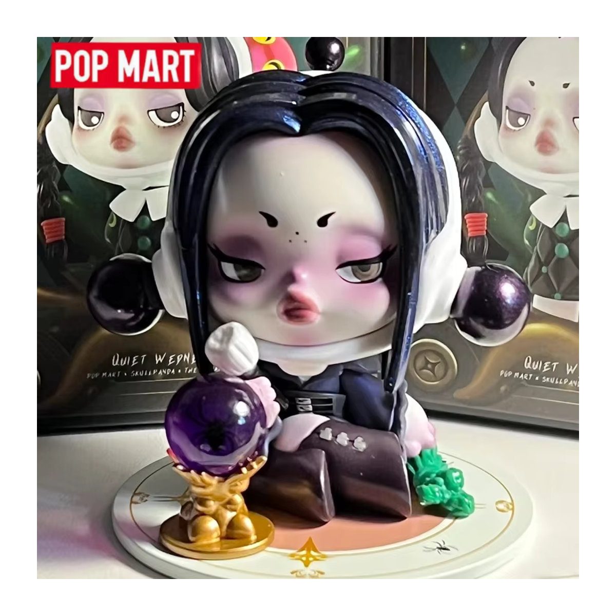 POP MART Skullpanda The Addams Family Serie Blindbox Sammelfiguren in Weiß - Bild 2
