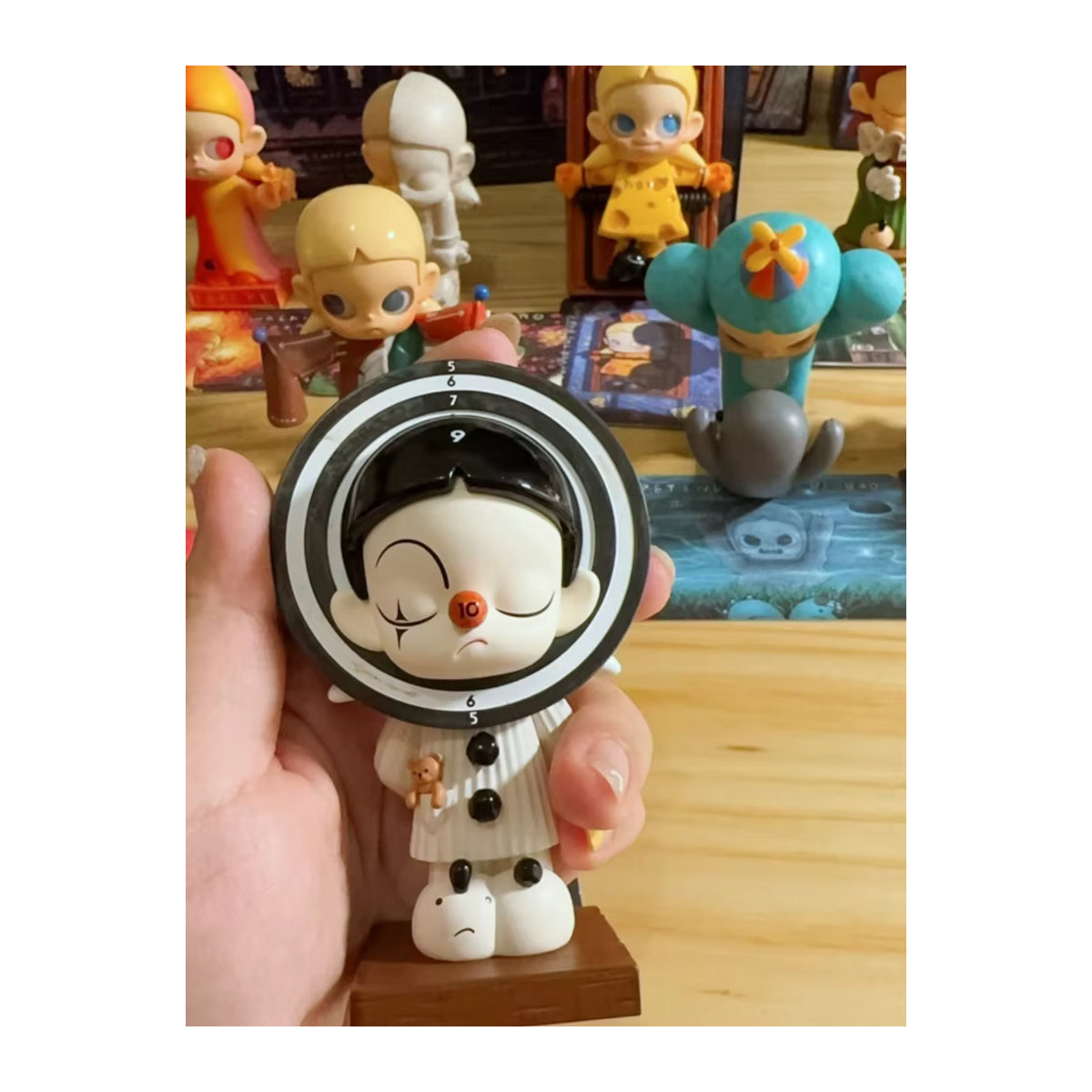 POP MART Zsiga We All Are Kids Serie Blind Box Mystery Box Anime Figuren aus Kunststoff in Weiß - Bild 2