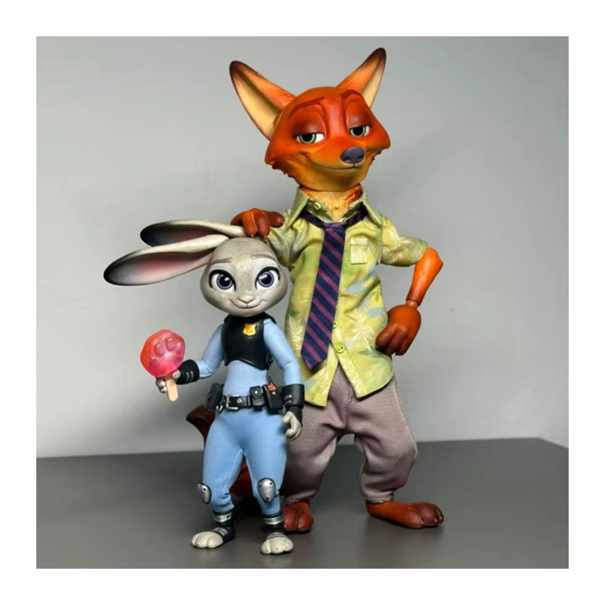 Popmart Zootopia Mobile Puppetry Judy Nick Mr. Big Umhang-Set aus Kunststoff, mehrfarbig - Bild 2