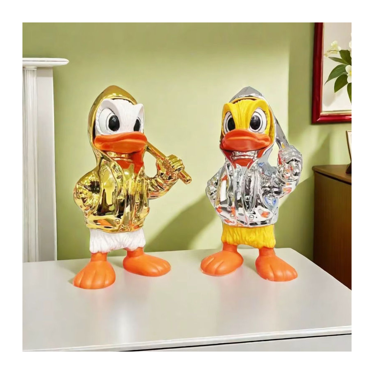 Potdemiel Donald Duck Statue Punk Baseball Spieler aus Kunstharz, Silber/Mehrfarbig, Höhe: 18 cm - Bild 4