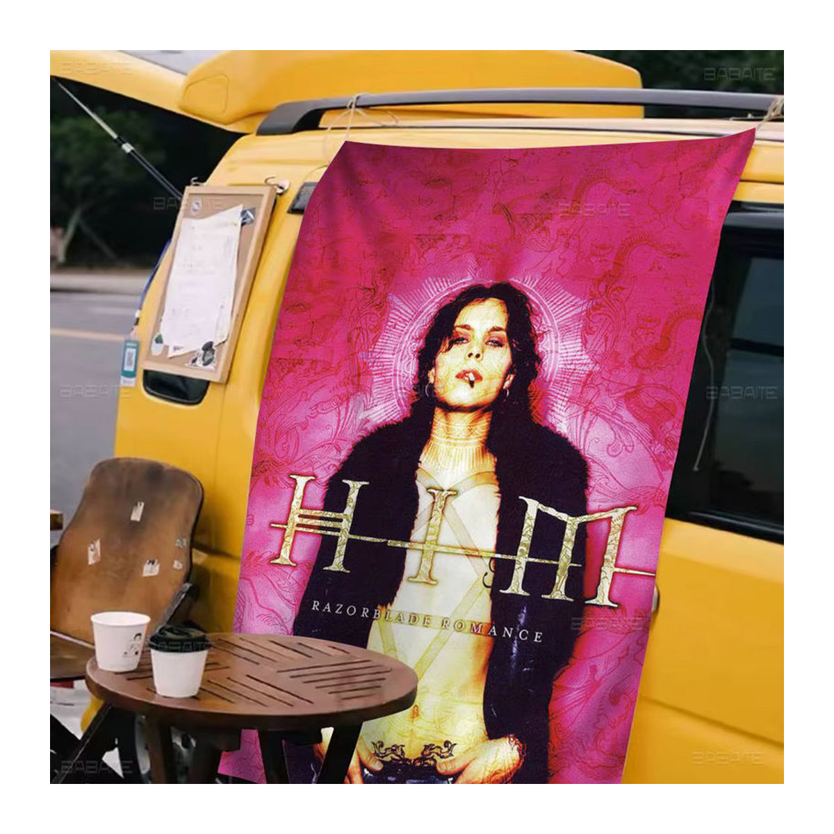 Potdemiel HIM Rockband Hängebanner Rosa Textil Dekoration Rechteckig - Bild 4