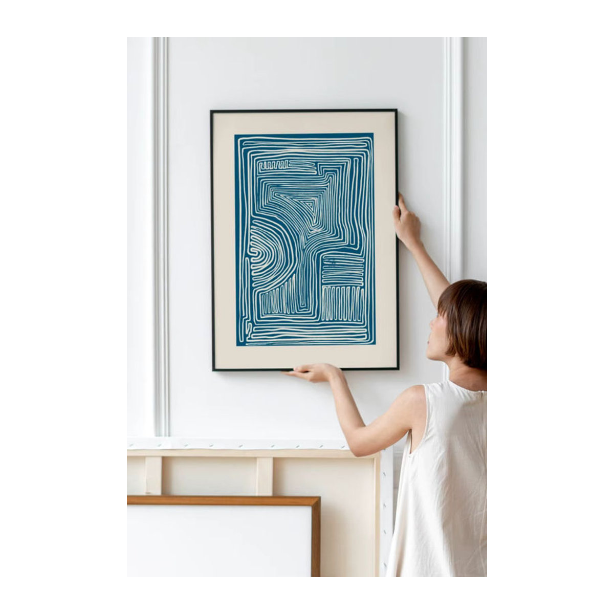 Potdemiel Minimalistische Wanddekoration – Abstraktes Line-Art Leinwandposter in Blau – Modernes Wandkunst Design im Hochformat - Bild 5