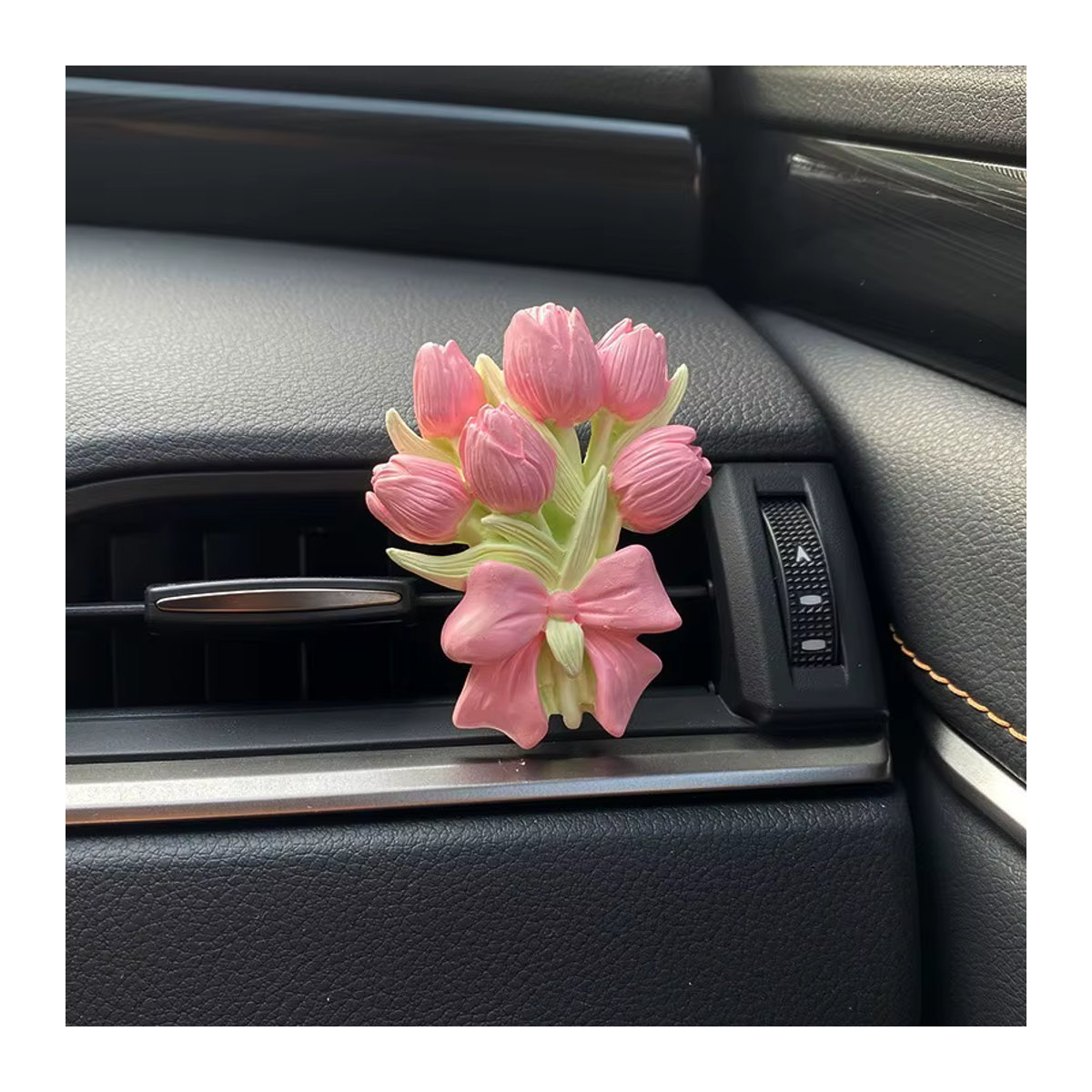 Premium Auto Aromatherapie Diffusor Stein in Rosa mit floralem Design als Air Vent Clip für deine Innendekoration - Bild 1