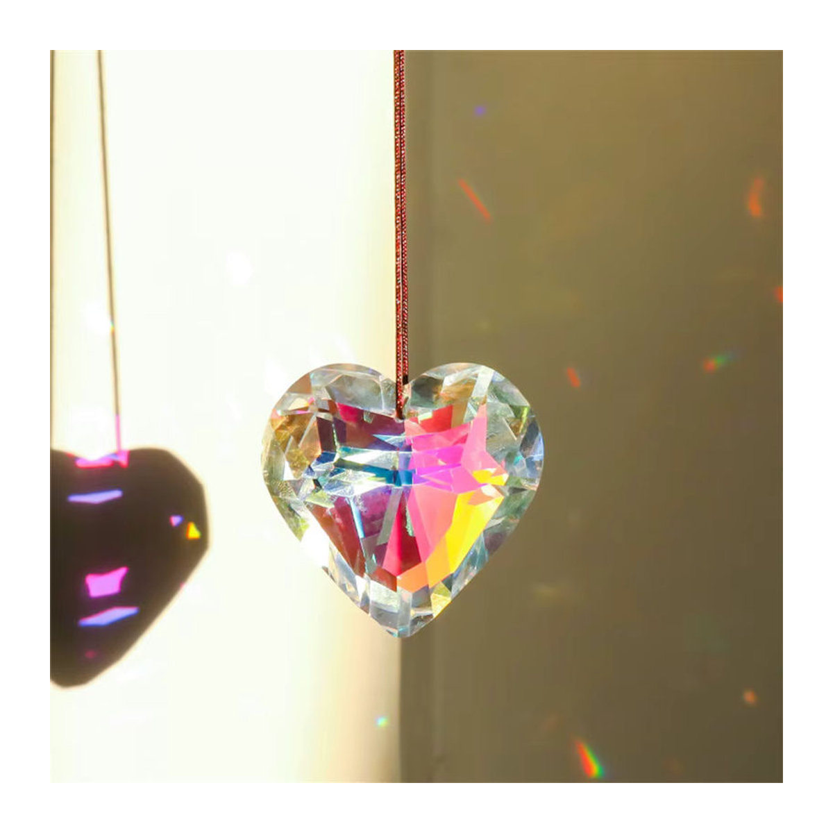 Prismatischer Glas-Anhänger in Herzform als Suncatcher für Fenster und Garten, mehrfarbig und transparent, Größe: 45 mm - Bild 3