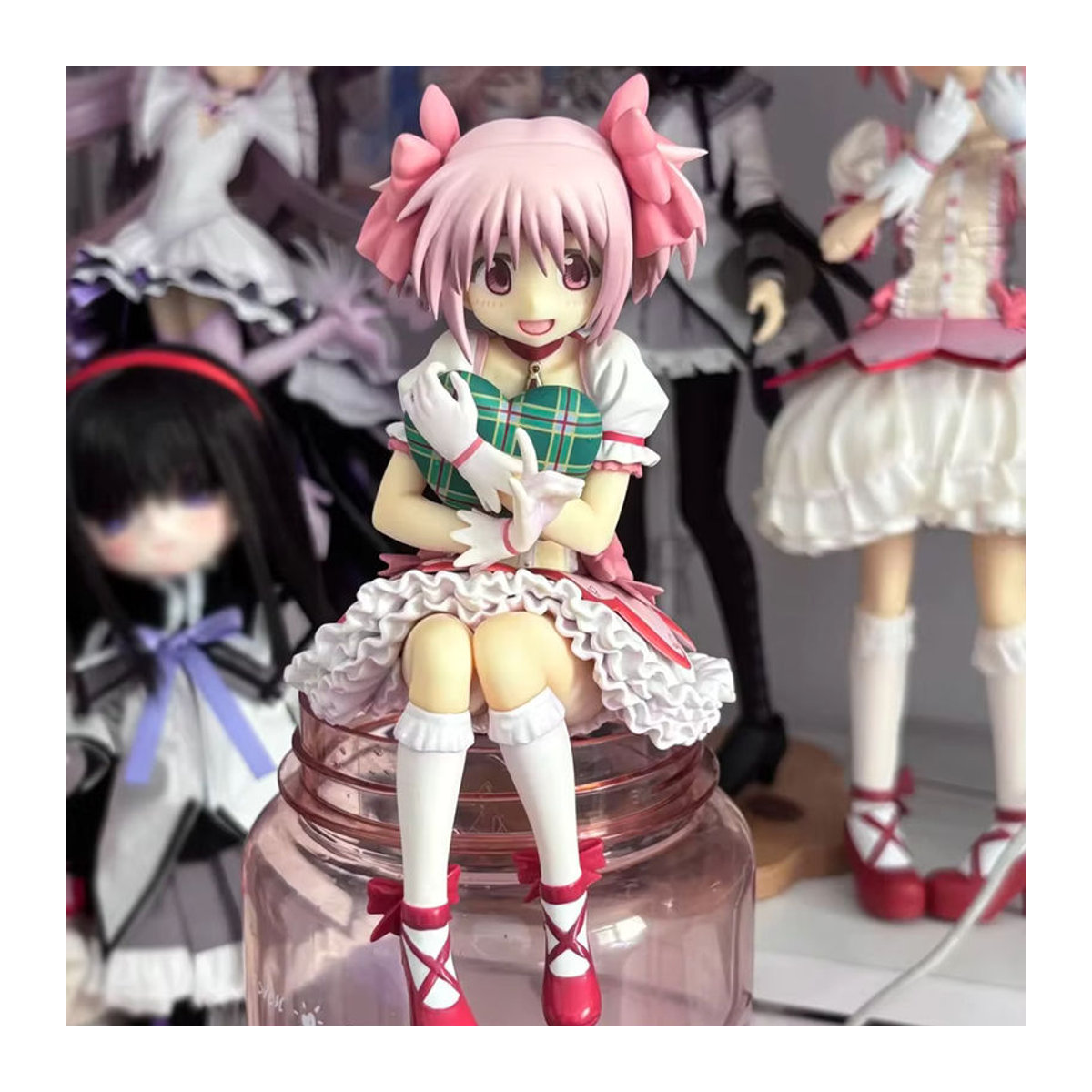 Puella Magi Madoka Magica Anime Figur Kaname Madoka als sitzendes Modell in Rosa, Höhe: 15 cm - Bild 3