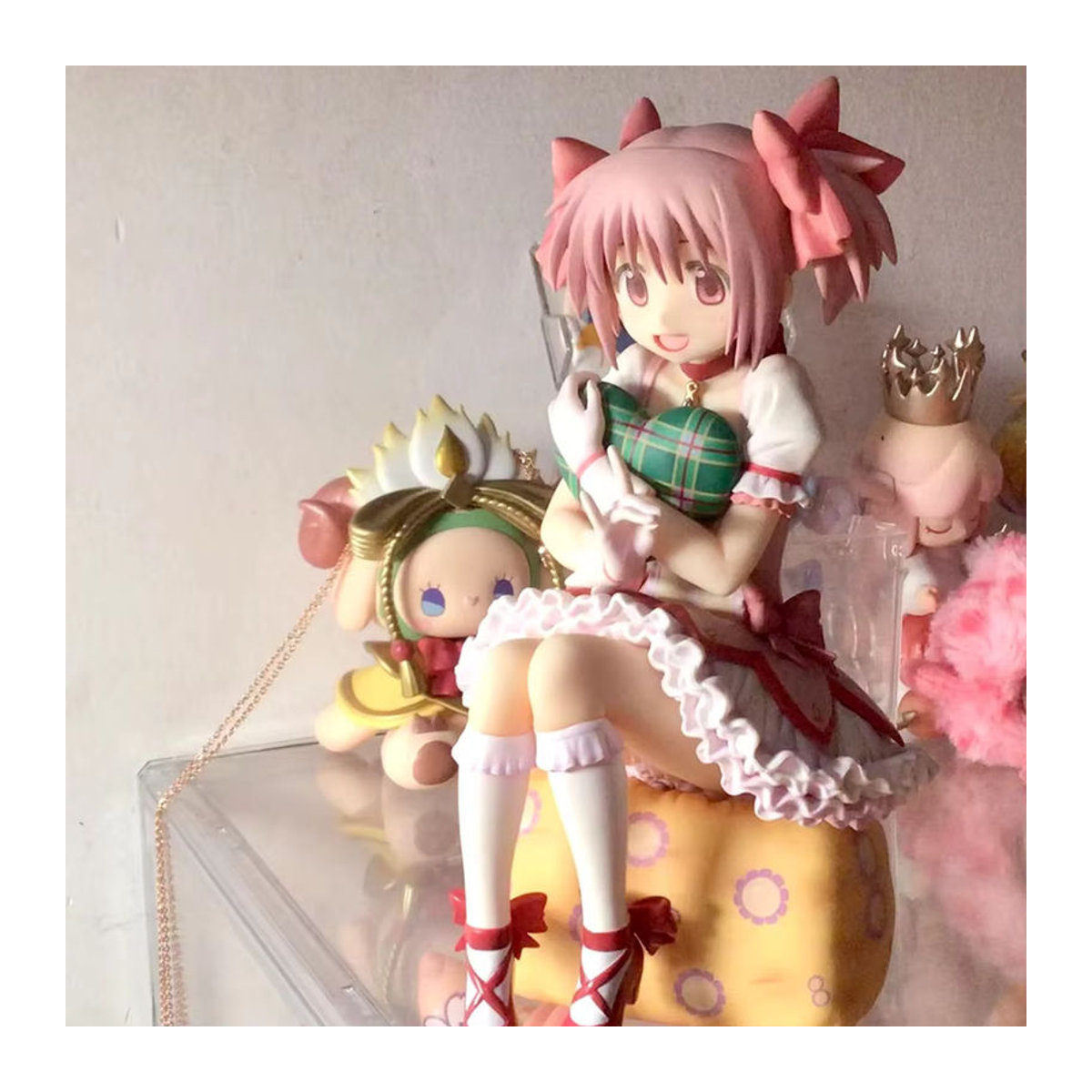 Puella Magi Madoka Magica Anime Figur Kaname Madoka als sitzendes Modell in Rosa, Höhe: 15 cm - Bild 4