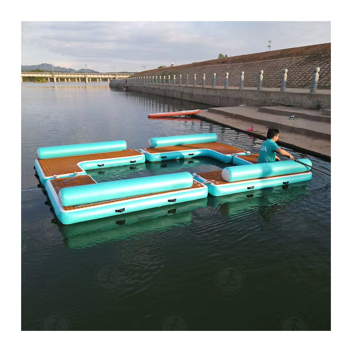 Quadratische aufblasbare Schwimmplattform für Pool und Yacht als Freizeit Insel und Luftmatratze - Bild 3