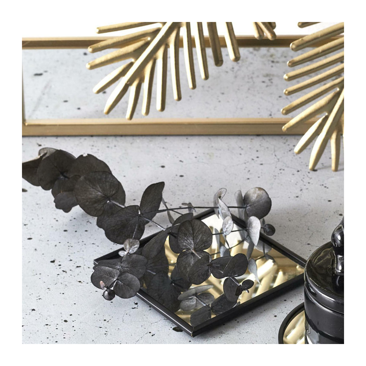 Quadratischer Spiegelständer in Schwarz mit Glas und Messing-Details für dein glamouröses Dekor - Bild 1