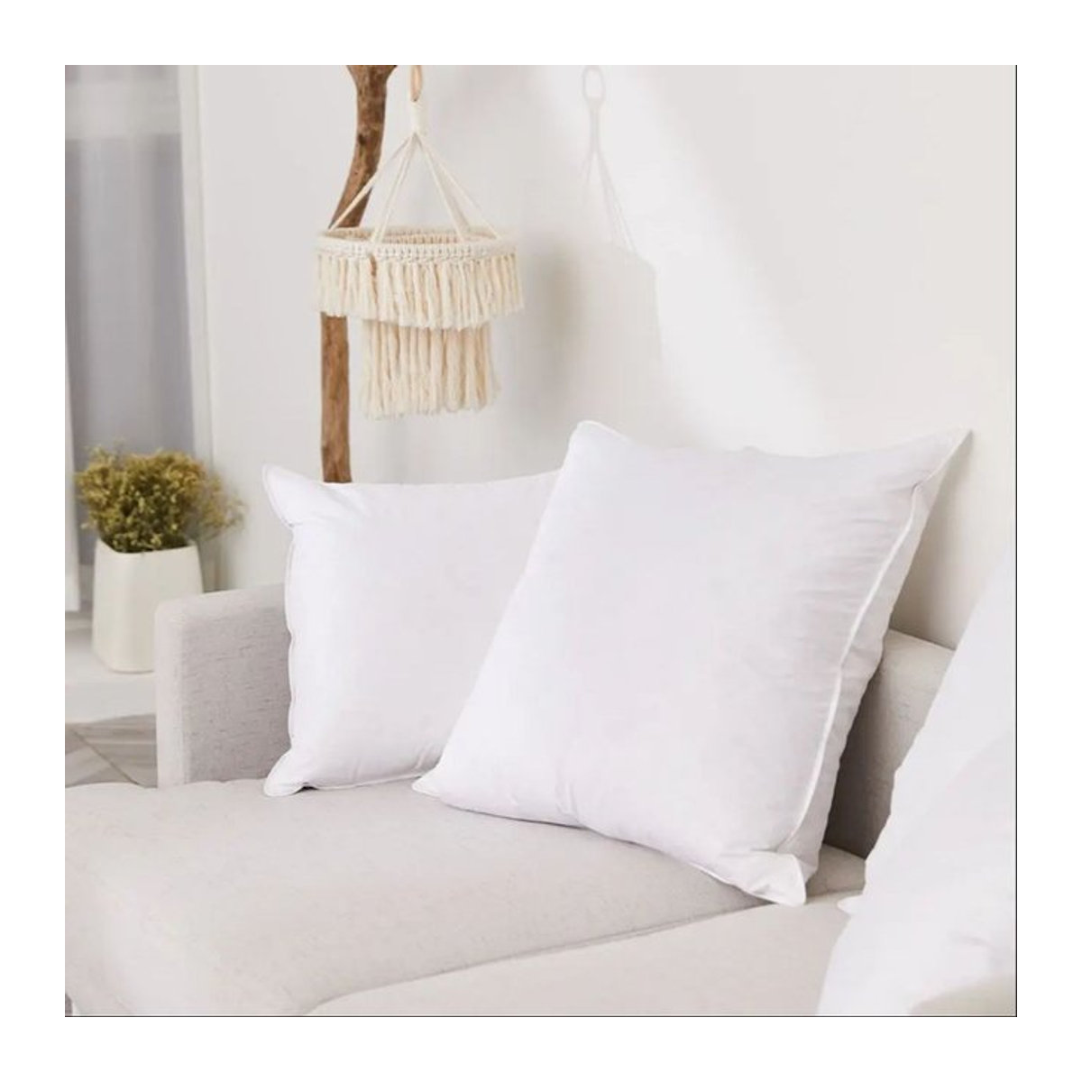 Quadratisches Dekokissen aus 100 % Baumwolle mit Gänsedaunenfüllung für dein Sofa oder deine Heimdekoration - Bild 1