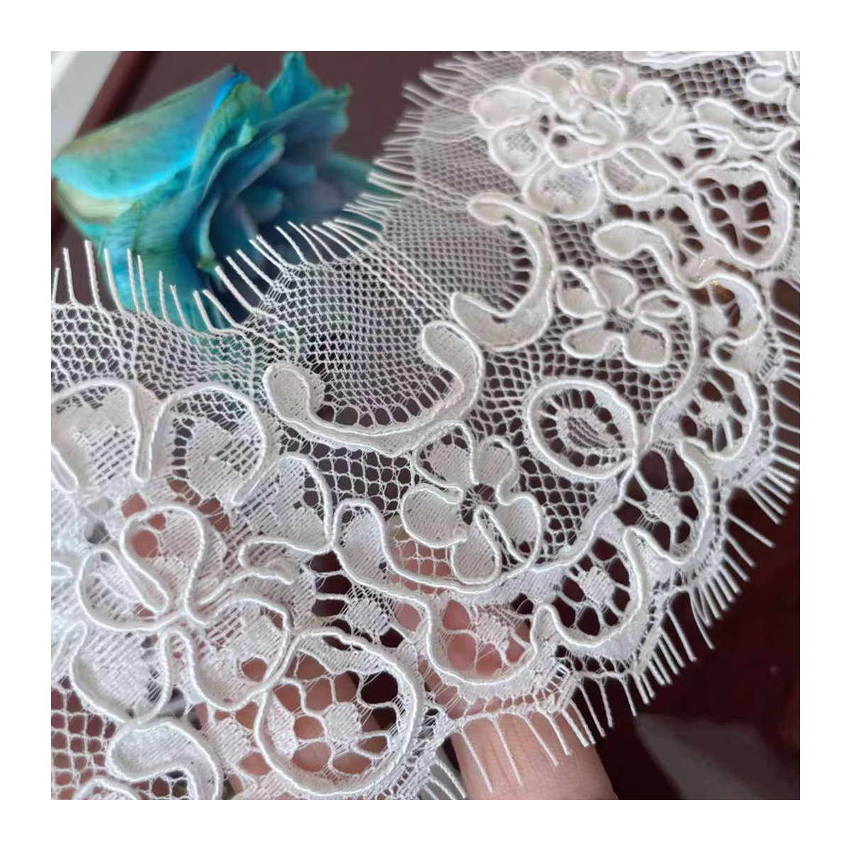R SMEALE Spitzenbesatz mit floralem Design in Weiß für Hochzeitskleider und DIY-Schleier, 3 Meter - Bild 3