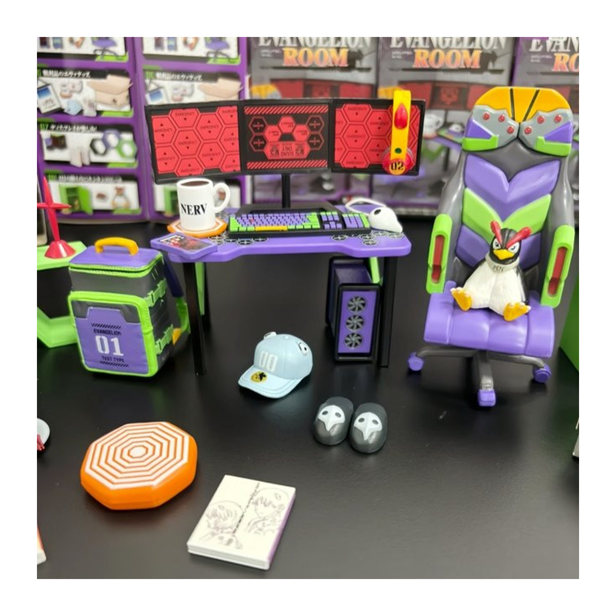 Re-Ment Evangelion Zimmer Miniatur Spielhaus Blind Box Ornament Collectible Anime Action Figur Modell in Mehrfarbig - Bild 1