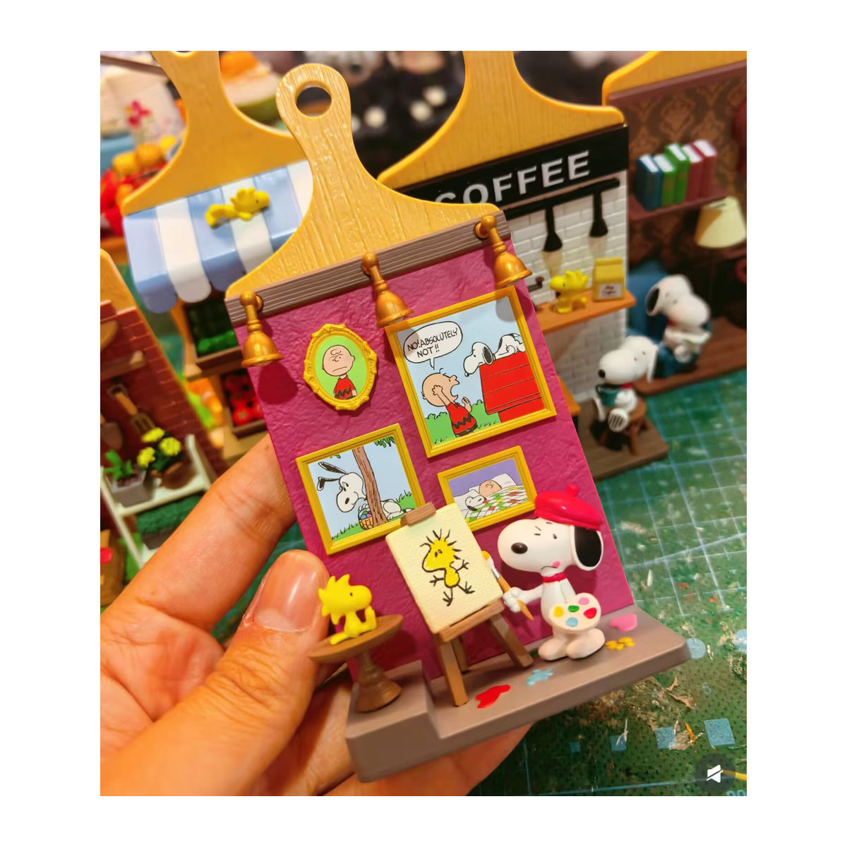 Re-Ment Peanuts Snoopy Miniatur-Szenen Blindbox Set mit Wandbehang und Schneidebrett-Anhänger, mehrfarbig - Bild 3