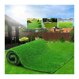 Realistischer Kunstrasenrasen als Grasteppich für drinnen und draußen zur Dekoration von Garten, Balkon und Landschaft