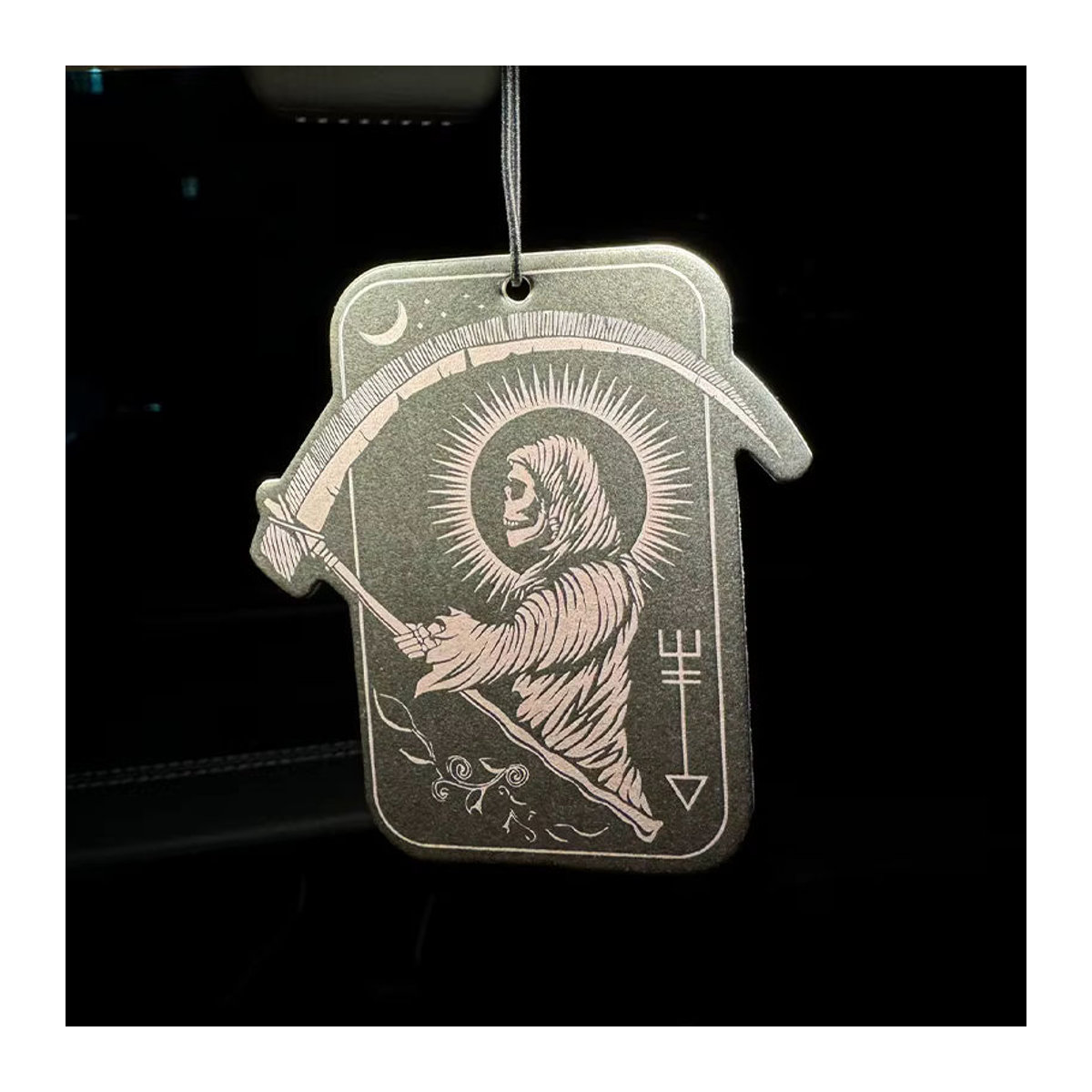 Reaper Autoduft mit Totenkopf-Horrorsichel und Tarotkarten Design in Schwarz, Duftrichtung Meeresbrise, Unisex Lufterfrischer mit Vintage-Muster - Bild 4