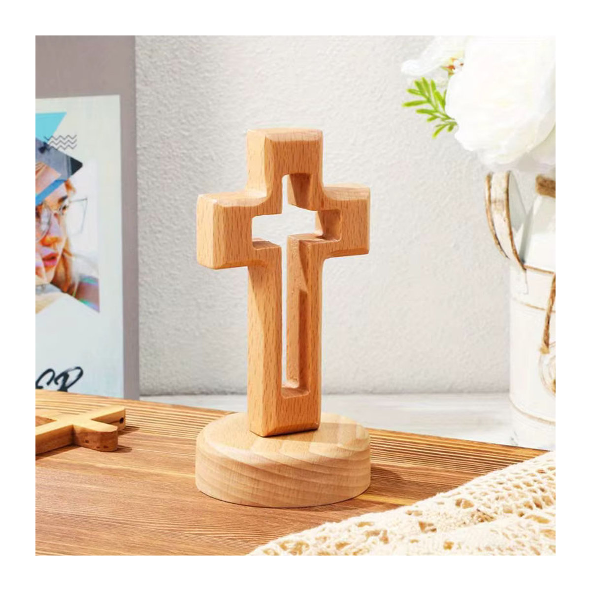 Religiöse Jesus-Statue aus Holz in Braun als stehendes Kruzifix zur Tischdekoration - Bild 4
