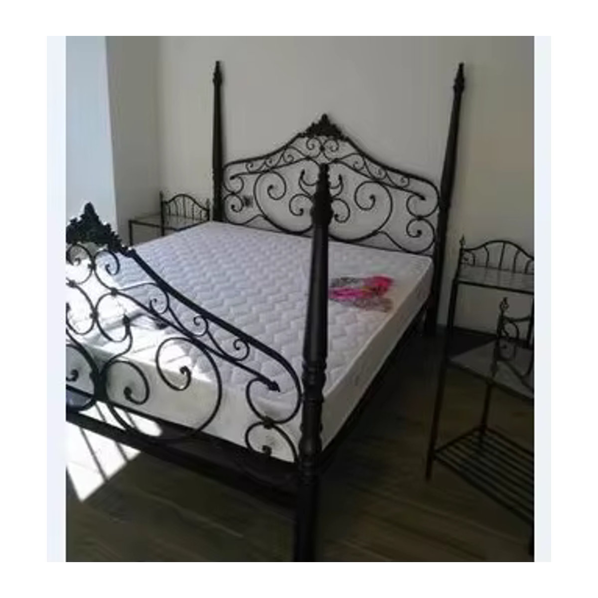 Retro Metallbett aus Schmiedeeisen in Schwarz, Einzel- und Doppelbettrahmen im Vintage-Design, B/T/H: 120 x 190 x 120 cm - Bild 3