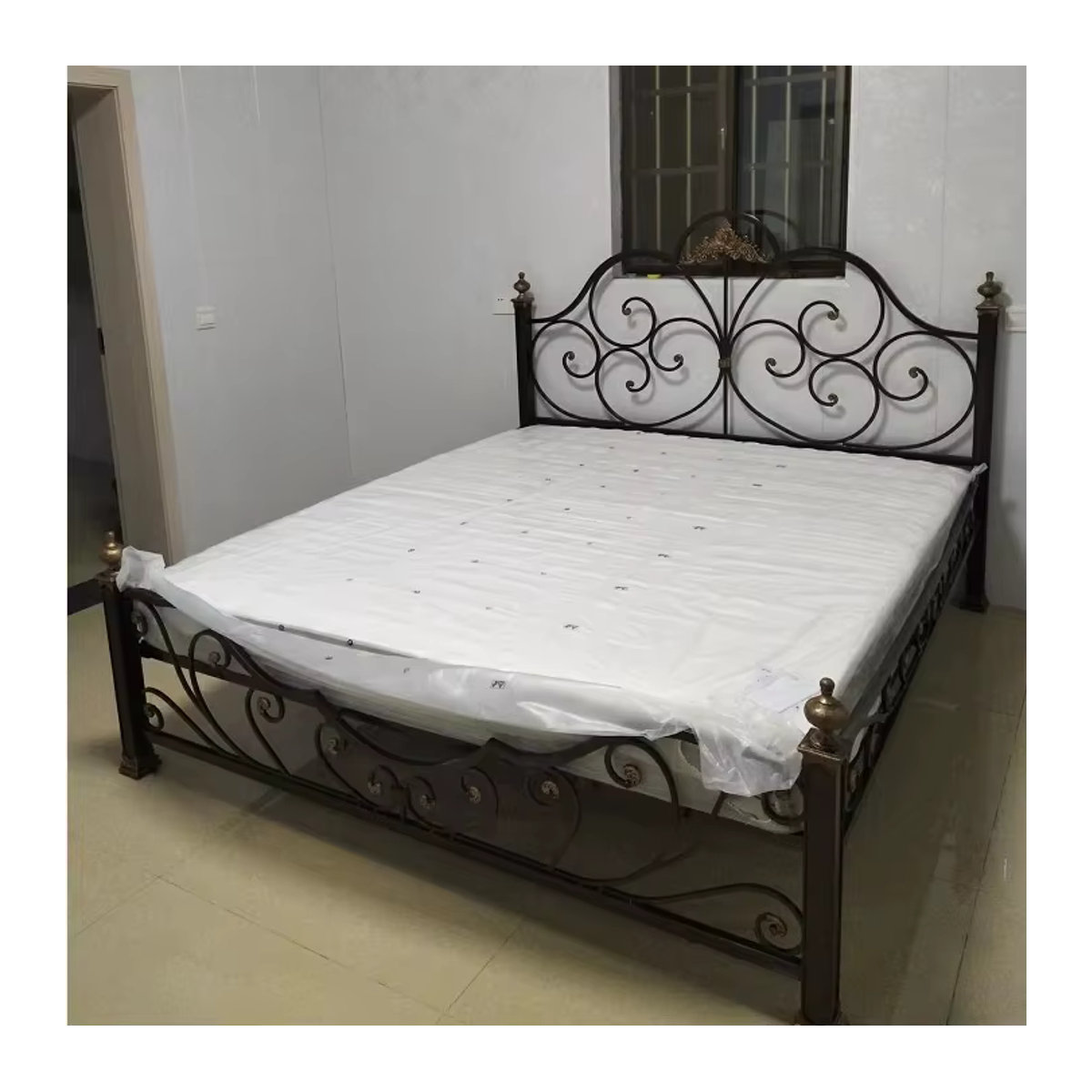 Retro Schmiedeeisenbett aus Metall im Vintage-Design für Erwachsene, erhältlich in Blau oder Schwarz, B/T/H: 120 x 200 x 120 cm - Bild 5
